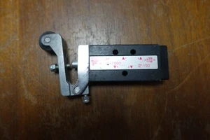 Schrader Bellows Model # 410211000 Manual 4-Way Air Control Valve - Picture 1 of 1