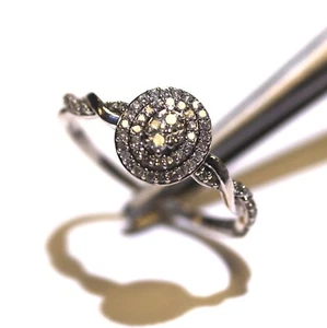 Anillo de compromiso de diamantes con racimo redondo de 0,40 quilates de oro blanco de 10k 3,6 g vintage - Imagen 1 de 7