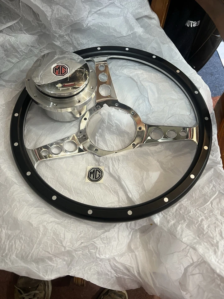 MG Midget Holzrad 13 Zoll S/Dish Ebenholz Holz inkl. Politur Billet Boss - Bild 1 von 1