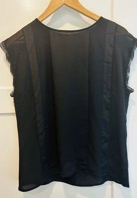 Top Express negro de encaje transparente manga corta mediano Foto 1 de 4