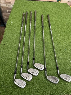 Nice Ladies Iron Golf Set 6-SW - Image 1 of 4