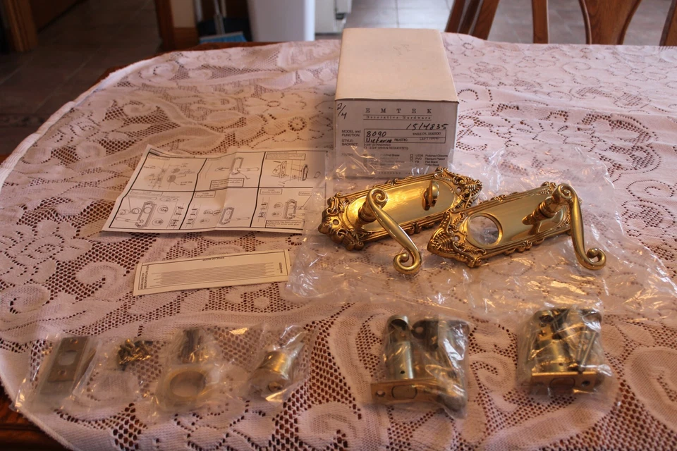 Perilla de puerta de entrada victoriana de latón pulido Emtek Hardware 8090 nueva en caja Foto 1 de 4