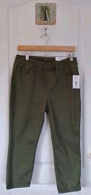 NEW W/TAGS westbound 12P HIGH RISE fit S21PW868P DUSTY OLIVE SKINNY CROP PANTS - Image 1 of 4