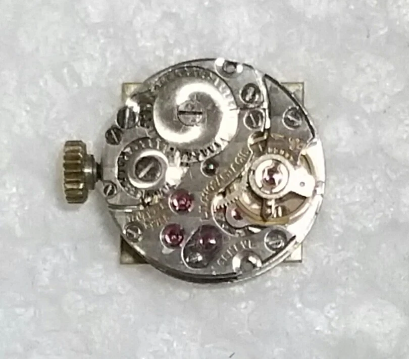 L.U. CHOPARD & CIE GENEVE 手表机芯 17 珠宝带金冠、表盘、手  — 第 1/4 张图片