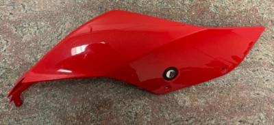 Painel de carenagem traseira direita 14-15 Ducati Panigale 1199/R - VERMELHO FABRICANTE DE EQUIPAMENTO ORIGINAL 482111671A - Imagem 1 de 4