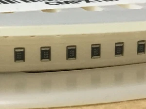 (100 PC) DALE CRCW0805-682JRT1  Resistor Metal Glaze 6.8K Ohm 150V 5±% 200ppm  - Picture 1 of 3