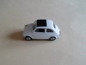MODELLINO FIAT 500 SCALA 1:43 COLORE BIANCO MARCA WELLY - Foto 1 di 5