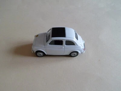 MODELLINO FIAT 500 SCALA 1:43 COLORE BIANCO MARCA WELLY - Immagine 1 di 4