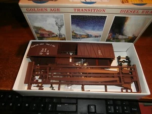 WALTHERS HO SCALE KIT-50' DD OB AUTO BOXCAR-NORTHERN PACIFIC-4803 - Picture 1 of 4