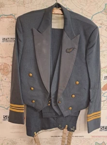 Uniforme de vestir de oficial completo de la RAF de la Real Fuerza Aérea Británica de colección años 50 - Imagen 1 de 9