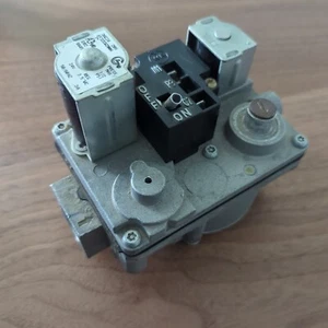 White Rodgers 36E24 209 Erdgasventil EF32CW200A - Bild 1 von 4