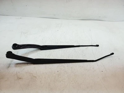 2014 2015 2016 2017 2018 SUBARU FORESTER LEFT AND RIGHT WIPER ARMS 86532SG010 - Image 1 of 4