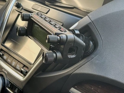 Montaje de ventilación con soporte de micrófono para Yaesu FTM-150 FTM-200 FTM-300 FTM-500 FTM-510 - Imagen 1 de 4