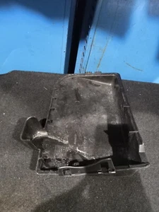 Volkswagen Polo 9N Battery Cover (C10601). - Picture 1 of 4