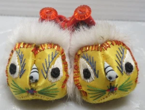Scarpe pantofole vintage orientali bambino seta gattino pelliccia di coniglio - Foto 1 di 9