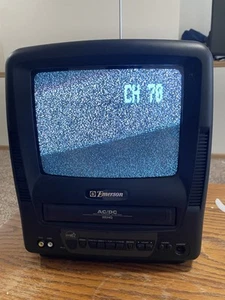 Emerson TV-VCR CRT Combo AC/DC 9 inch Color VHS HQ EWC0903 Gaming TV With Remote - Picture 1 of 5