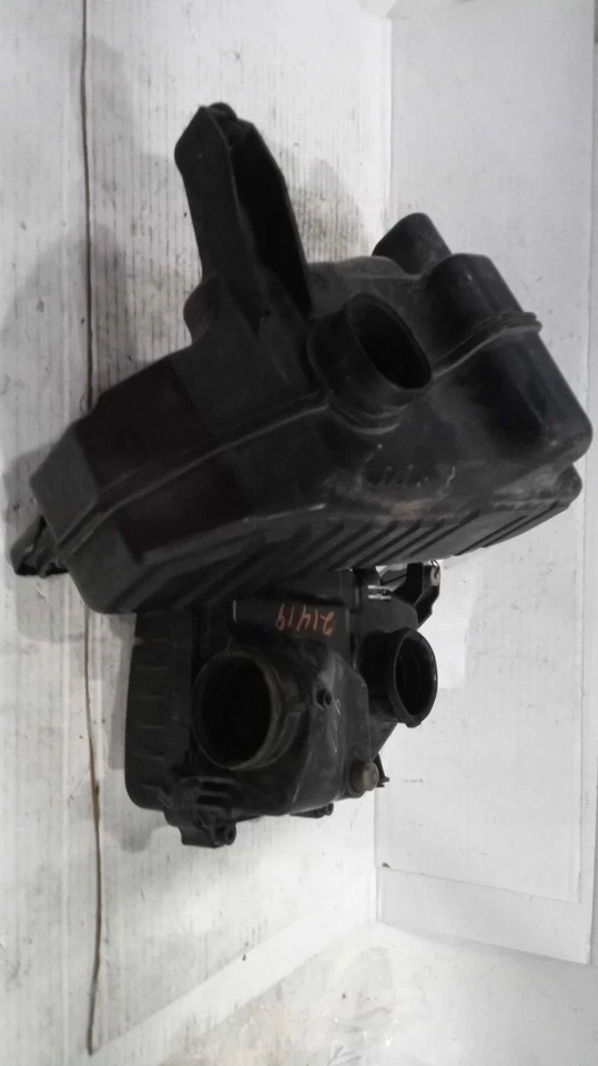 2005 Honda Civic Air Cleaner Assembly OEM Black 1.7L 147K Miles - Image 1 of 4