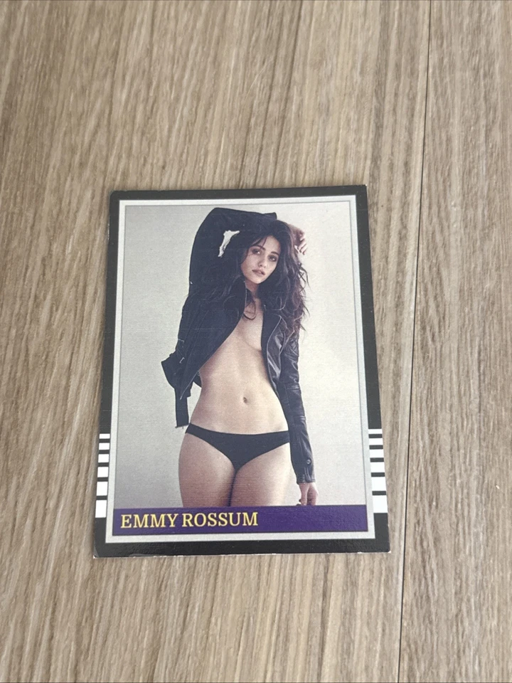 Tarjeta coleccionable Emmy Rossum actriz desvergonzada sexy personalizada de novato radiocontrol Foto 1 de 1