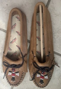 Minnetonka Moccasins Women’s SZ 10? Brown Suede Leather Beaded Thunderbird VTG - Picture 1 of 6