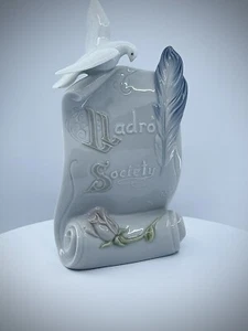 Arte de porcelana de la Sociedad de Coleccionistas Lladro trae placa con paloma - 7677 1998 #205 - Imagen 1 de 5