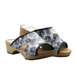 Wooden clogs with open toe made of natural leather in flowers with alder wood - Picture 1 of 5