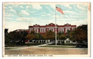 Postal de High School & Junior College en Garden City Kansas KS - Imagen 1 de 2