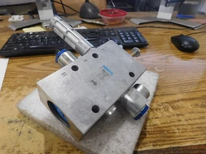 Festo Model: MFH-5-1/2-S Pneumatic Valve with Filter. 35547 B655 - Picture 1 of 4