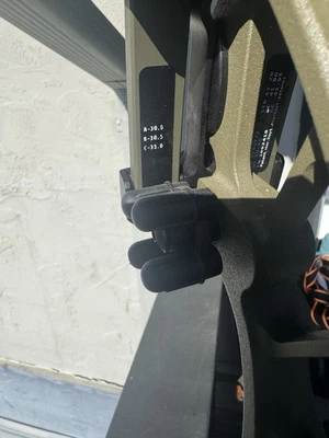 Hoyt Stratos 40.  RH SVX  - Image 1 of 4