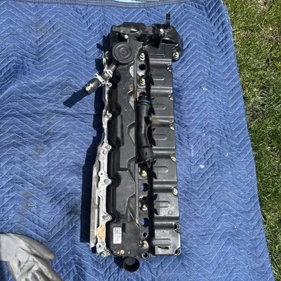 2023 GMC Sierra 1500 Duramax 3.0 Valve Cover 40009155 - Image 1 of 3