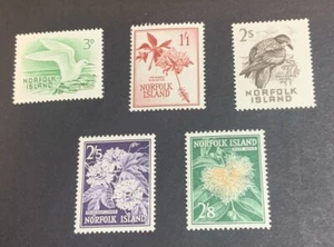 Norfolk Island Elizabeth II - 1961/2 SG26 & 31/4 MNH U/M C/V £8.75 in 2023 - Picture 1 of 2