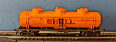 HO scale  Shell three dome Tank  Car  SCCX  1245 - Image 1 of 4