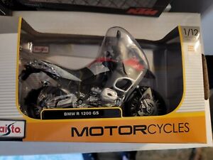 Maisto Motorcycle Series: BMW R 1200 GS 1/12 Scale