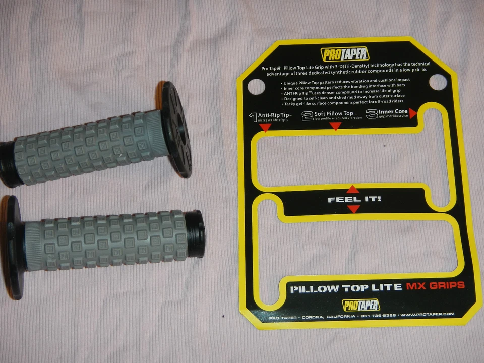 7/8 inch PILLOW TOP HANDLE BAR MX GRIP SET Kawasaki Racing MotoCross - Image 1 of 1