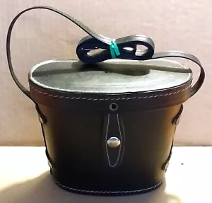 RARA CUSTODIA BINOCOLO VINTAGE IN PELLE NERA SOLO CON TRACOLLA E FODERA ROSSA - Foto 1 di 9