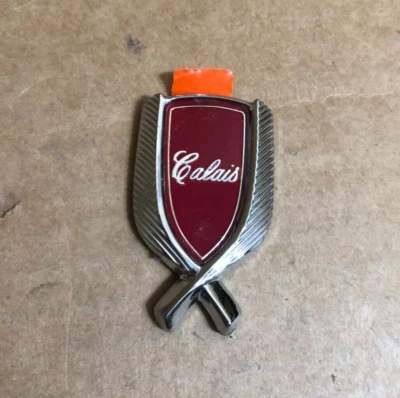 Oldsmobile 78-88 Cutlass Calais Guirnalda Roja Techo Vela Panel Emblema #862508 ** Foto 1 de 2