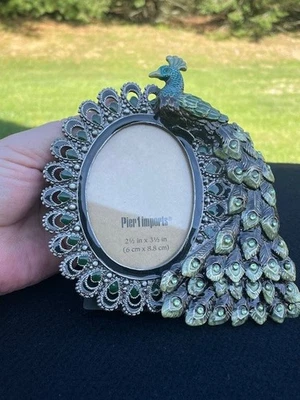 Marco de pavo real 5,5x6 2,5x3,5 esmalte verde y negro con joyas 3,5x3,5 foto. Foto 1 de 4