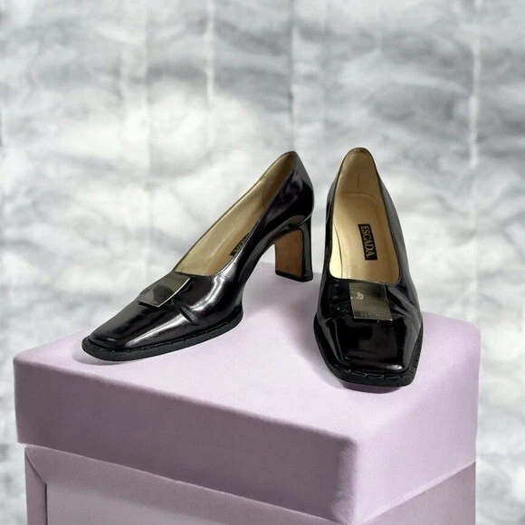 Vintage Escada Black/Brown Leather Pumps Metal Logo Stiletto Size 7B - Image 1 of 4