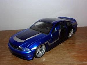 1/24 1:24eme Ford Mustang GT 2011 Maisto Tuning Custom voiture miniature auto - Foto 1 di 8
