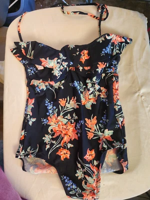 Traje de baño Converse One Star para mujer S multicolor floral con volantes de una pieza 23-18 Foto 1 de 4