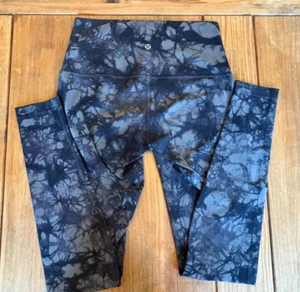 Lululemon Fits like 6/8  Leggings Pants Tight  Black & Bluish Gray Tie Dye - Picture 1 of 10