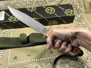 🔥 Near Mint Vintage US EK Effingham Commando Bowie Fighting Knife w Sheath WD5W - Picture 1 of 23