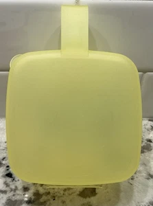 tupperware forget me not cheese keeper Yellow - Bild 1 von 3