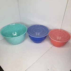 Lot Of 3 Pioneer Woman Confetti Melamine Bowls With 2 Lids - Picture 1 of 21