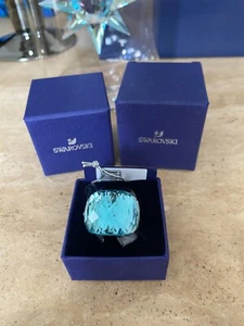 NUEVO EN CAJA SWAROVSKI Nirvana anillo de cóctel azul acero inoxidable 55 bolsa £155.00 - Imagen 1 de 6