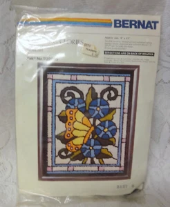Kit de punta de aguja Bernat Quick Stitch Tiffany Morning Glories 8x11"" - Imagen 1 de 6