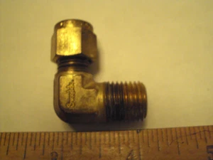 B-400-2-4 Swagelok brass male elbow; 1/4 tube x 1/4 mnpt - Picture 1 of 1