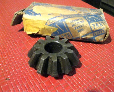 Nuevo de Lote Antiguo 1951-1955 Chevy, GMC Truck engranaje diferencial, 11 dientes, 7/8" ID, 370446 Foto 1 de 3