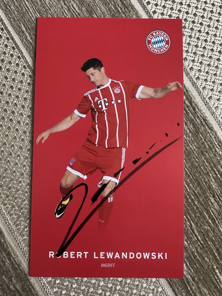 Robert Lewandowski FC Bayern München FC Barcelona Autogramm original - Bild 1 von 1