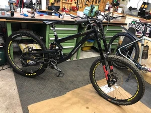 STRIKE Solid Enduro MTB Gr. L 27,5“ Magura MT7 SRAM X01 Cane Creek Double Barrel - Bild 1 von 15