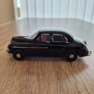 Pathfinder Models PFM 30 1953 Wolseley 4/44 Black - Image 1 of 4